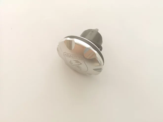 Aluminium viečko palivovej nádrže