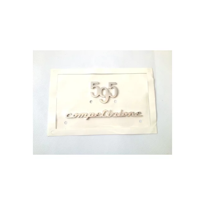 Chrómové logo 595 a Competizione