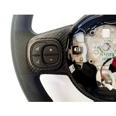 Volant s multifukciou a dekoráciou carbon