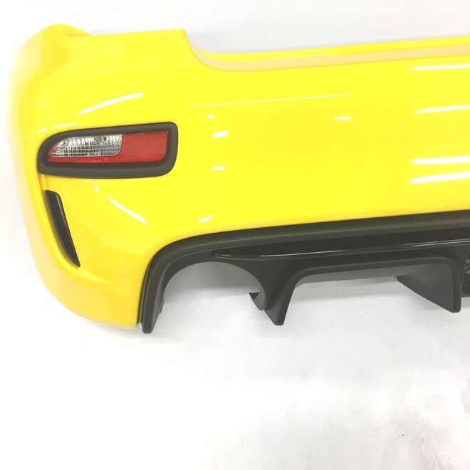 Zadný nárazník facelift v žltej farbe